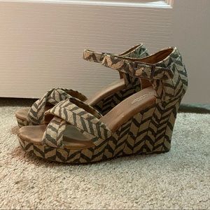 Toms Wedges